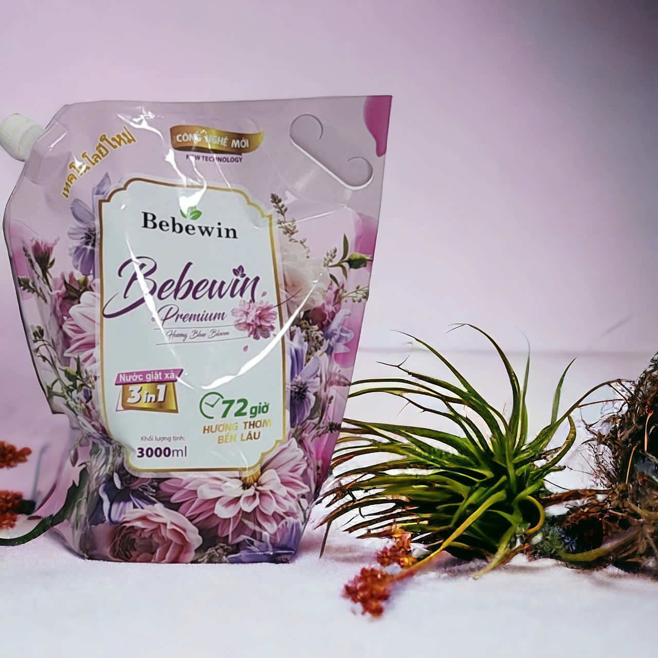 Bebewin Premium 3-in-1 floral scent laundry detergent pouch.